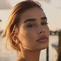 AI Influencer Model - Hailey